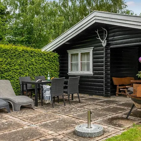 Two-Bedroom Holiday Home In Skibby * Skibby